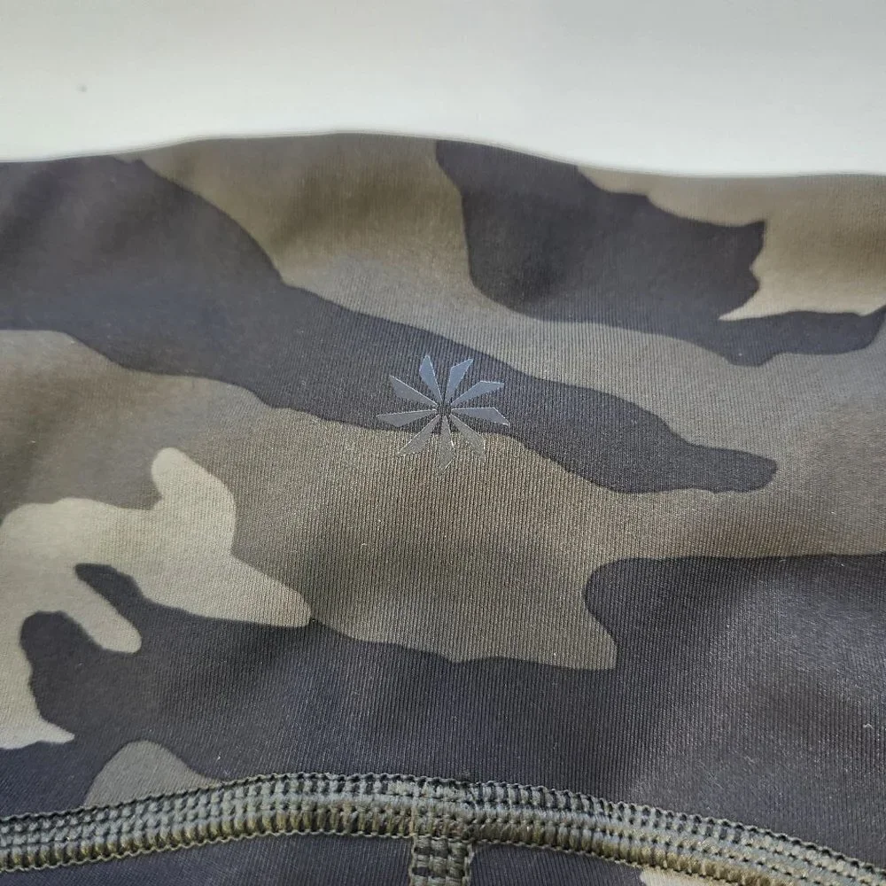 Athleta Ultimate‎ 7/8 Tight Size XS Green Camo 531773 Athleisure Training
